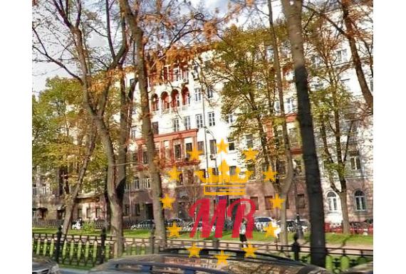 Three bedroom apartment on Petrovsky Boulevard 15 Building 1  520 000 000 rubles. 